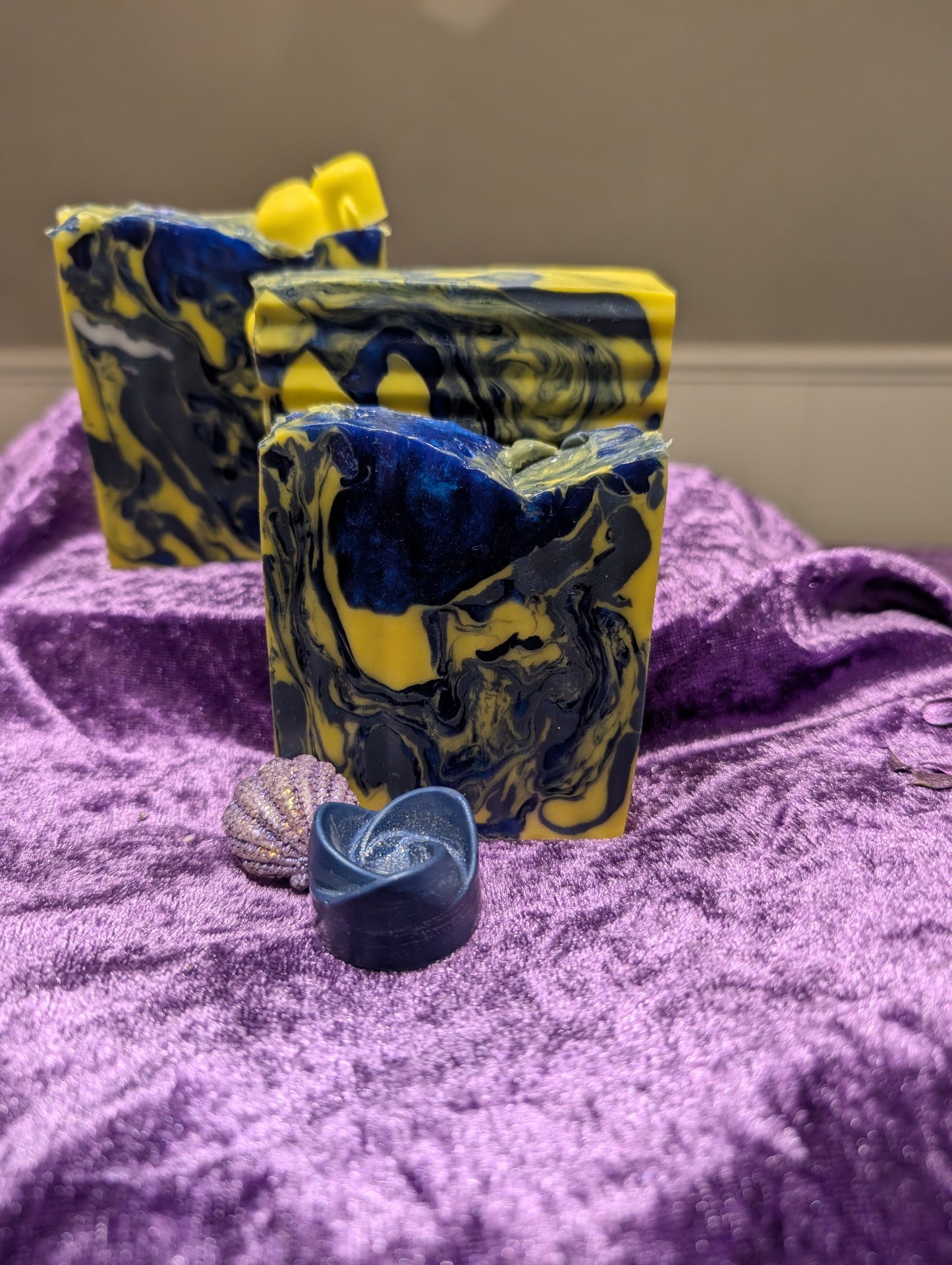 Go Blue! Goat Milk Soap Bar – Black Violet & Saffron (5 oz.)